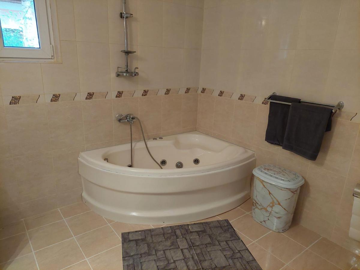 Casa Mario Appartement Oradea Buitenkant foto